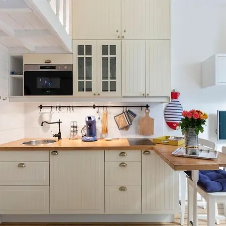 On Board Captain Nice