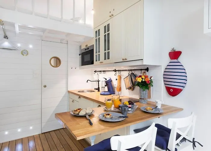 Apartment On Board Captain Nice